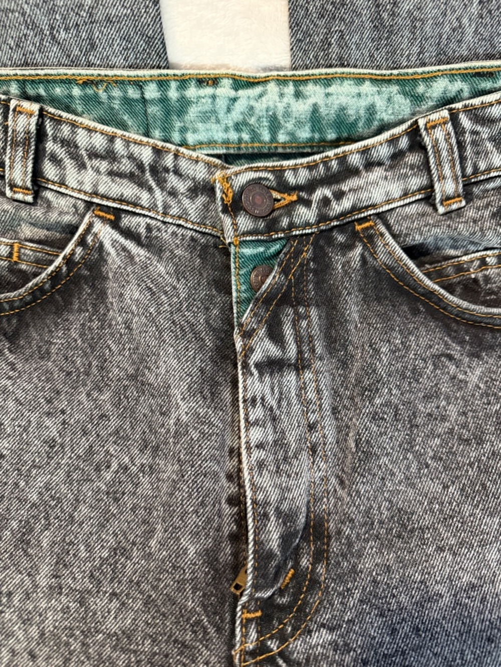 Vintage Levi's High-Rise Acid Wash Gray Jeans